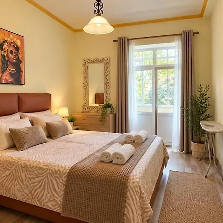 Daire Blloku Riverside Apartment-check In 24 *